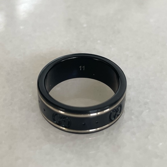 SOLD - Gucci Icon Ring | Gucci Icon Thin Band in White Gold - Picture 8 of 10